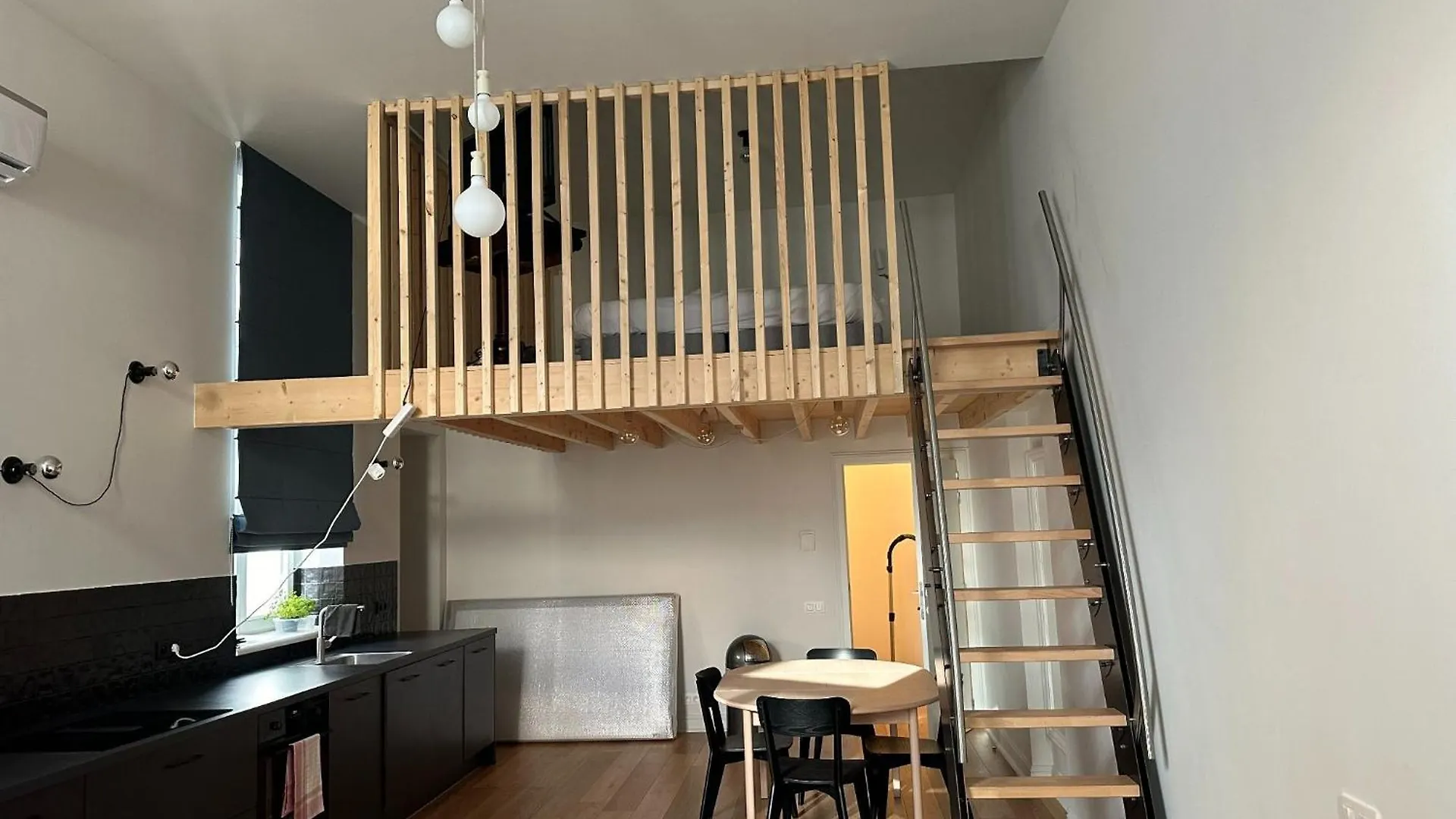 בריסל Self Check In Studio For 2 In Center Of Ixelles